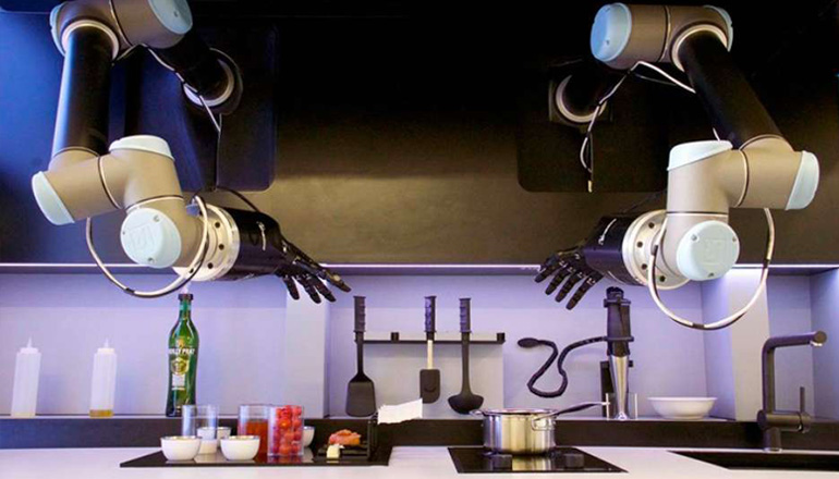 Cozinha do futuro usa braços robóticos para preparar comida