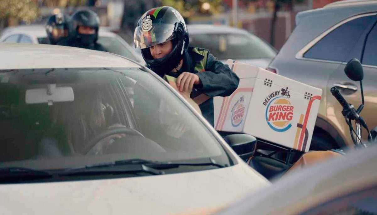 Burger King testa entrega de pedidos para quem está preso no trânsito
