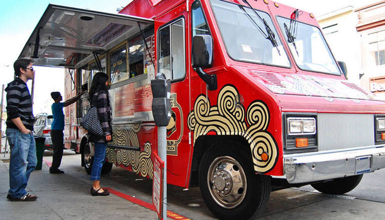 Marcas tradicionais tentam colar imagem aos food trucks