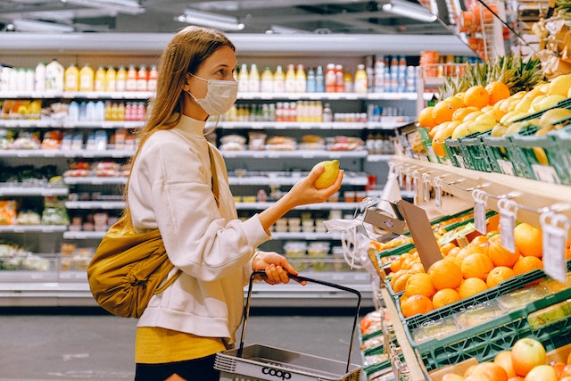 Pesquisa revela que consumidores abandonaram quase 5 milhões de produtos nos caixas dos supermercados