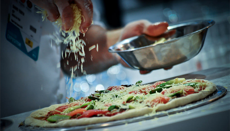 Pizza de couve, massa de chocolate e mais inovações na Escola da Pizza na Fispal 2015