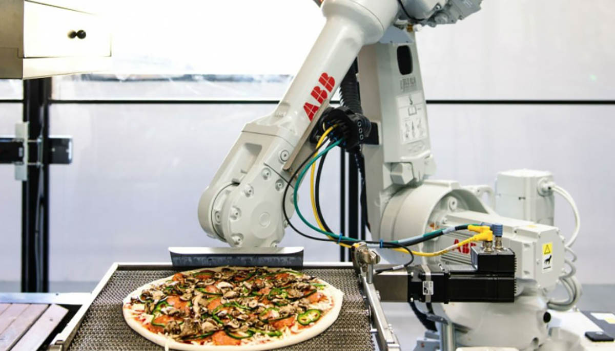 Empresa cria robôs que fazem pizza sozinhos