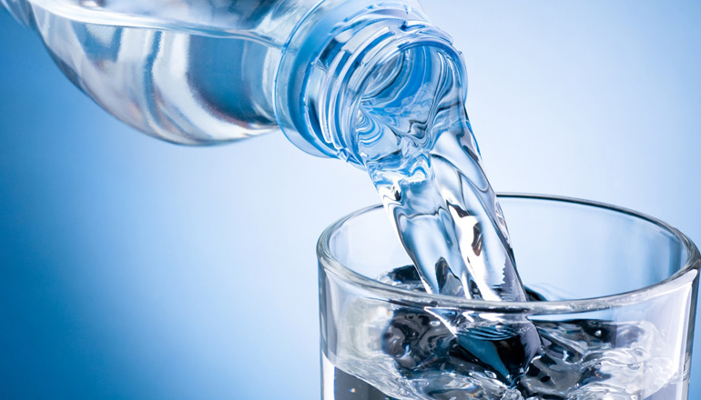 O preço da sede: Água mineral subiu 10 por cento nos últimos 12 meses